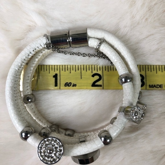White Leather Multi Layered Bracelet - Picture 5 of 6
